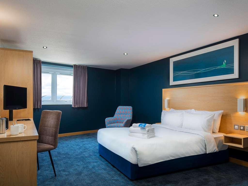 Travelodge Cheltenham Phòng bức ảnh