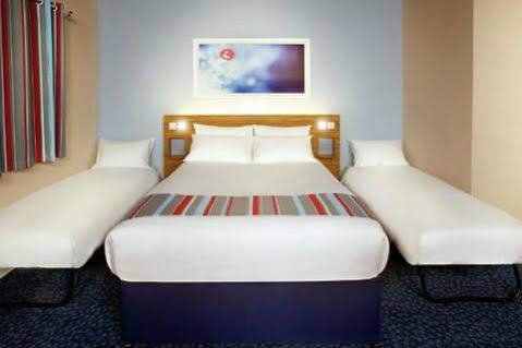 Travelodge Cheltenham Ngoại thất bức ảnh