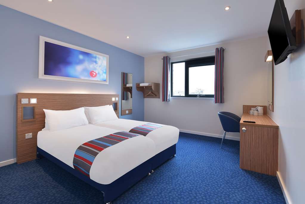 Travelodge Cheltenham Phòng bức ảnh